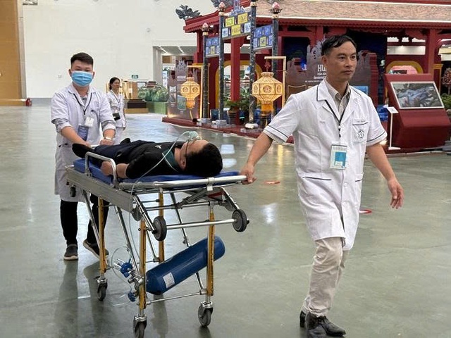 Hỗ trợ y tế, cấp cứu hơn 400 trường hợp tại Trung tâm Triển lãm Quốc gia- Ảnh 3. Hỗ trợ y tế, cấp cứu hơn 400 trường hợp tại Trung tâm Triển lãm Quốc gia- Ảnh 3.