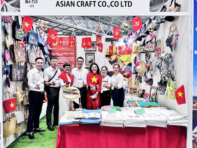 Hà Nội tham gia hội chợ quốc tế hàng thủ công mỹ nghệ tại Nhật Bản năm 2025- Ảnh 1. Hà Nội tham gia hội chợ quốc tế hàng thủ công mỹ nghệ tại Nhật Bản năm 2025- Ảnh 1.