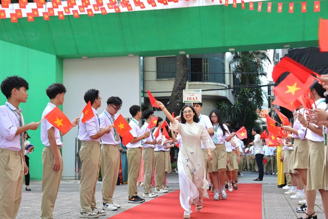 Hà Nội tham gia Lễ khai giảng đặc biệt năm học 2025-2026- Ảnh 3. Hà Nội tham gia Lễ khai giảng đặc biệt năm học 2025-2026- Ảnh 3.