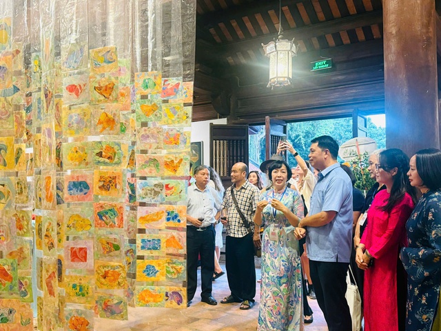 Triển lãm mỹ thuật quốc tế 'TÌNH BẠN – AMISTAD – PAGKAKAIBIGAN 2025'- Ảnh 2. Triển lãm mỹ thuật quốc tế 'TÌNH BẠN – AMISTAD – PAGKAKAIBIGAN 2025'- Ảnh 2.