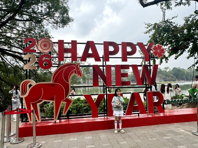 Hà Nội yêu cầu không tổ chức thăm, chúc Tết cấp trên và lãnh đạo các cấp- Ảnh 1.