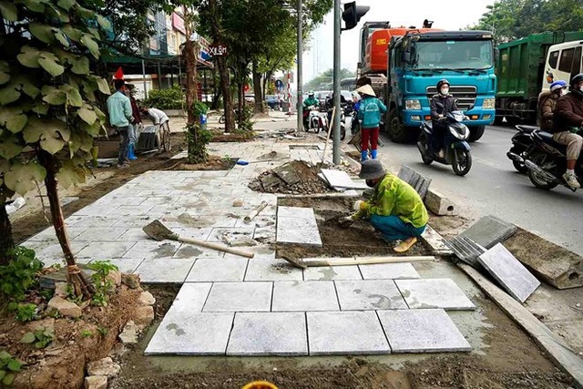 Hà Nội tạm dừng đào đường, vỉa hè dịp Đại hội lần thứ XIV của Đảng- Ảnh 1.