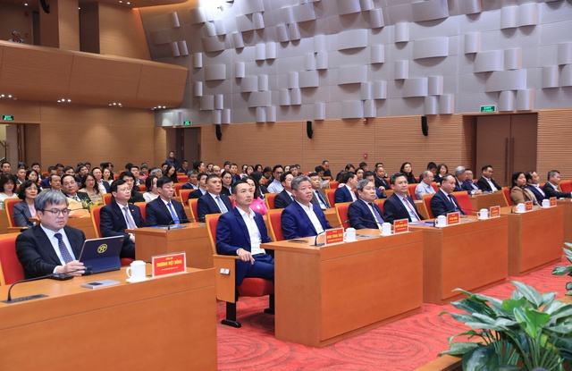 Hà Nội điều động, bổ nhiệm 11 cán bộ chủ chốt của các sở, ngành, đơn vị- Ảnh 1.