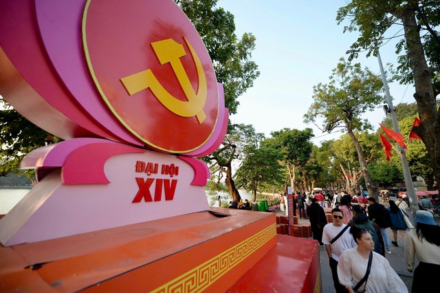 Hà Nội rợp cờ hoa đón chào Đại hội Đảng lần thứ XIV- Ảnh 4. Hà Nội rợp cờ hoa đón chào Đại hội Đảng lần thứ XIV- Ảnh 4.
