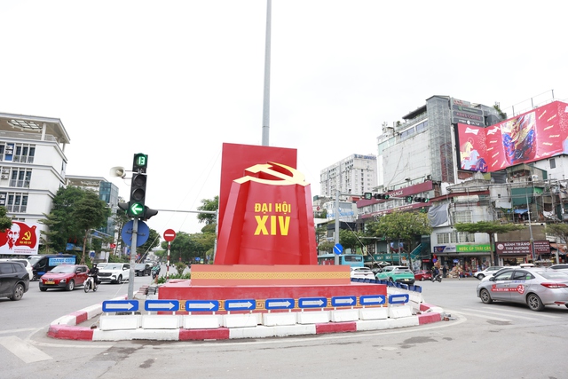 Hà Nội rợp cờ hoa đón chào Đại hội Đảng lần thứ XIV- Ảnh 16. Hà Nội rợp cờ hoa đón chào Đại hội Đảng lần thứ XIV- Ảnh 16.