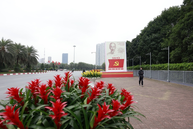 Hà Nội rợp cờ hoa đón chào Đại hội Đảng lần thứ XIV- Ảnh 13. Hà Nội rợp cờ hoa đón chào Đại hội Đảng lần thứ XIV- Ảnh 13.