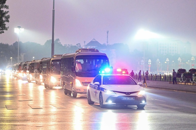 Công an Hà Nội diễn tập phương án dẫn đoàn, xếp xe phục vụ Đại hội XIV của Đảng- Ảnh 2. Công an Hà Nội diễn tập phương án dẫn đoàn, xếp xe phục vụ Đại hội XIV của Đảng- Ảnh 2.