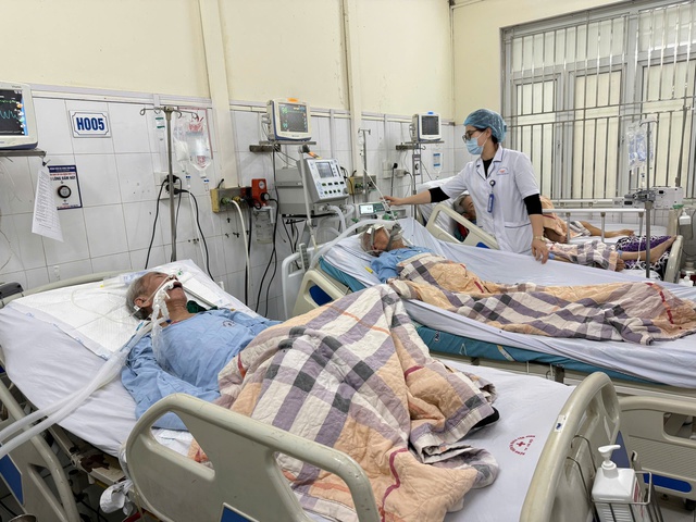 Chủ động tăng cường phòng, chống rét, bảo đảm an toàn cho người bệnh- Ảnh 1. Chủ động tăng cường phòng, chống rét, bảo đảm an toàn cho người bệnh- Ảnh 1.