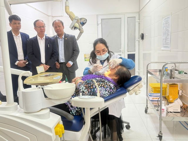 Nâng cao năng lực y tế cơ sở - nền tảng vững chắc cho chăm sóc sức khỏe Thủ đô- Ảnh 1.