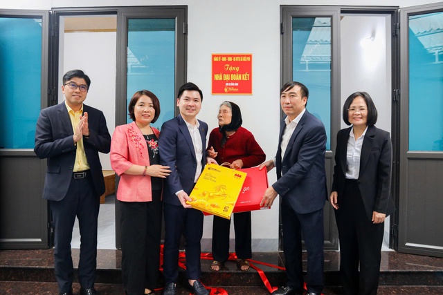 Bàn giao 33 nhà Đại đoàn kết và vận hành hệ thống camera an ninh- Ảnh 2.