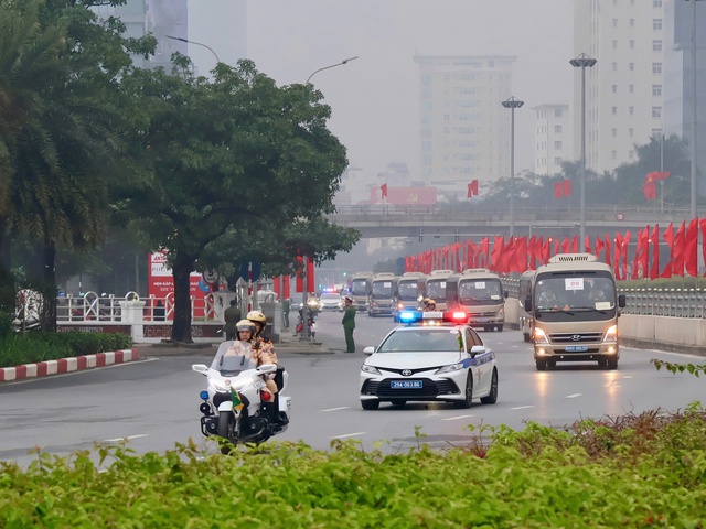 Hà Nội: Giao thông thông suốt, an ninh được bảo đảm ngay từ ngày đầu Đại hội XIV- Ảnh 2.