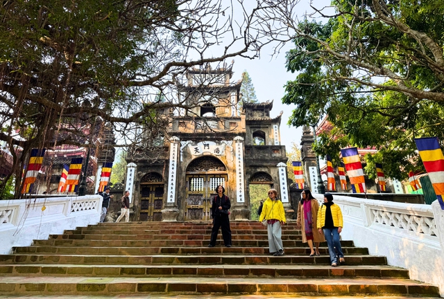 Du lịch ven đô Hà Nội: Biến "vùng đệm xanh" thành không gian trải nghiệm mới- Ảnh 1.