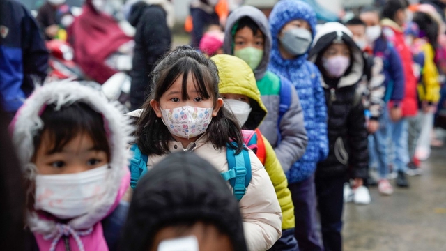 Hà Nội yêu cầu cho học sinh mầm non, tiểu học nghỉ khi nhiệt độ dưới 10°C- Ảnh 1. Hà Nội yêu cầu cho học sinh mầm non, tiểu học nghỉ khi nhiệt độ dưới 10°C- Ảnh 1.