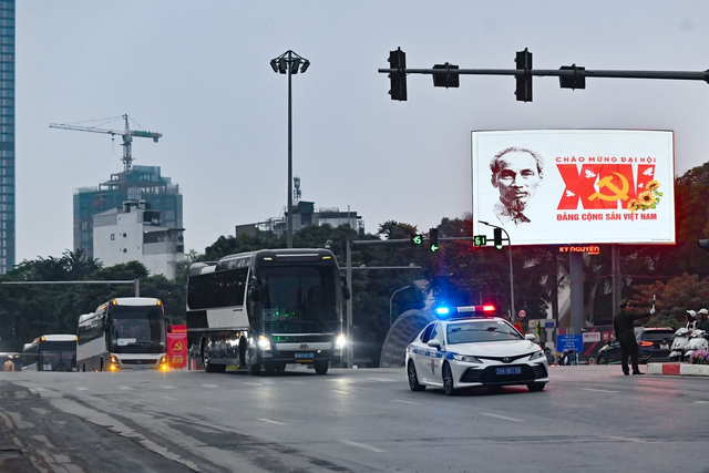 Công an Hà Nội kỷ luật, trung thành, bảo vệ tuyệt đối an toàn Đại hội XIV của Đảng- Ảnh 2. Công an Hà Nội kỷ luật, trung thành, bảo vệ tuyệt đối an toàn Đại hội XIV của Đảng- Ảnh 2.
