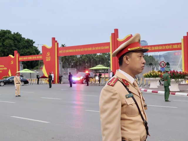 Công an Hà Nội kỷ luật, trung thành, bảo vệ tuyệt đối an toàn Đại hội XIV của Đảng- Ảnh 1. Công an Hà Nội kỷ luật, trung thành, bảo vệ tuyệt đối an toàn Đại hội XIV của Đảng- Ảnh 1.