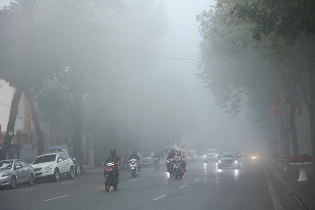 Kiểm soát ô nhiễm không khí Hà Nội: Thách thức lớn và yêu cầu hành động quyết liệt- Ảnh 1.