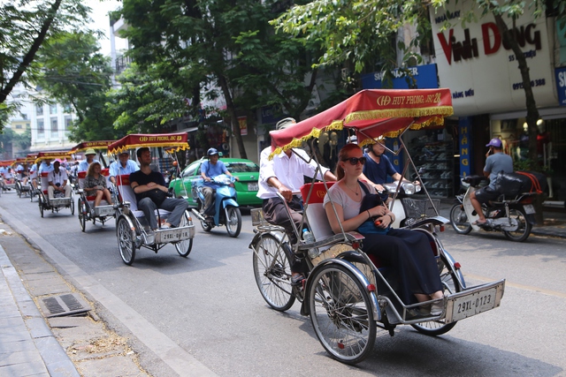Hà Nội đón dòng khách quốc tế tăng vọt từ những ngày đầu năm 2026- Ảnh 1.