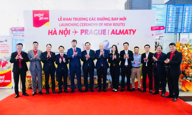 Động lực bứt phá mới cho du lịch Thủ đô từ các đường bay đến Trung Á và Châu Âu- Ảnh 1.