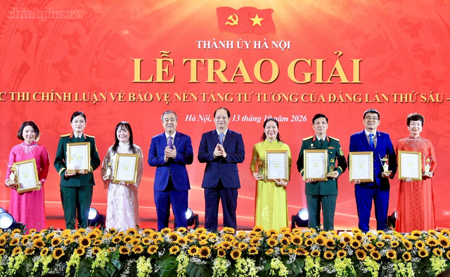 Hà Nội trao 126 giải thưởng Cuộc thi chính luận bảo vệ nền tảng tư tưởng của Đảng- Ảnh 2.