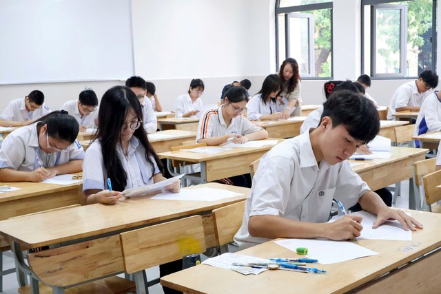 Hà Nội công nhận trên 3.300 học sinh đoạt giải kỳ thi học sinh giỏi lớp 12- Ảnh 1.