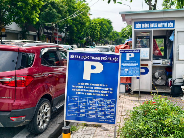 Hà Nội áp dụng giá trông giữ ô tô, xe máy mới từ ngày 15/10- Ảnh 1.