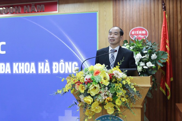 Bệnh viện Đa khoa Hà Đông đón nhận Cờ thi đua của Chính phủ- Ảnh 2.