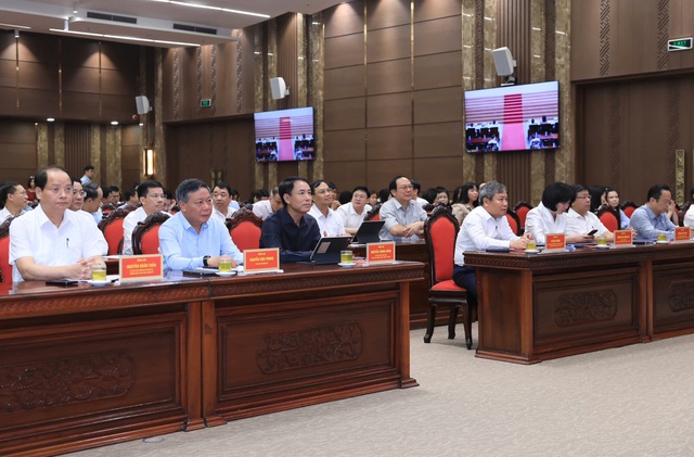 Đảng bộ T.P Hà Nội dự Hội nghị toàn quốc quán triệt, triển khai thực hiện Nghị quyết Trung ương 4- Ảnh 1.