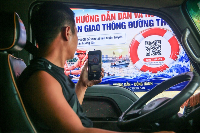 Đưa mã QR, nhóm Zalo đến các bến khách: Mô hình 'Dân vận khéo', gần dân từ cơ sở- Ảnh 3.