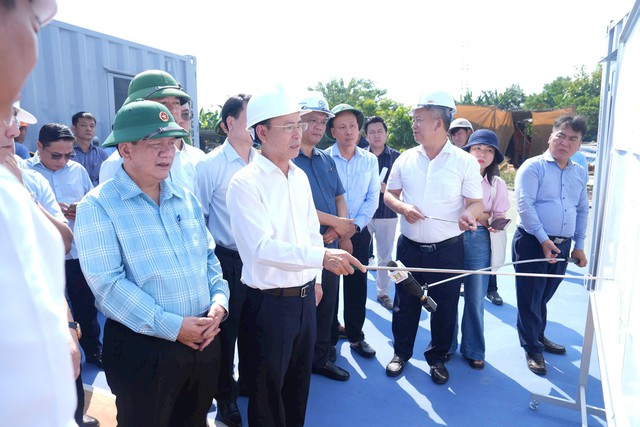 Tăng tốc thi công '3 ca, 4 kíp', quyết tâm đưa các dự án giao thông về đích đúng hạn- Ảnh 1.