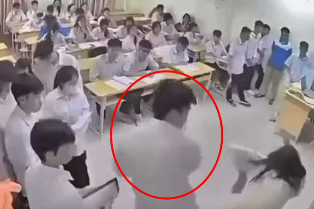 Khởi tố, bắt tạm giam nam sinh lớp 12 hành hung cô giáo- Ảnh 1.