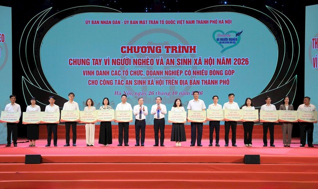 Hà Nội huy động hơn 77 tỷ đồng ủng hộ Quỹ 'Vì người nghèo' và an sinh xã hội - Ảnh 1.