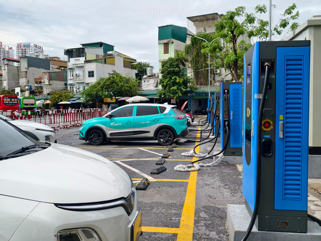 Cụ thể hóa Luật Thủ đô năm 2026 - Hà Nội quy định hạ tầng trạm sạc công cộng đầu tư mới - Ảnh 1.