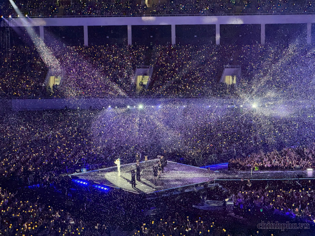 ‘BIGBANG 2026-2027 World Tour tại Hà Nội - XX : COSMOS’ thu hút khoảng 90.000 lượt khán giả - Ảnh 3.