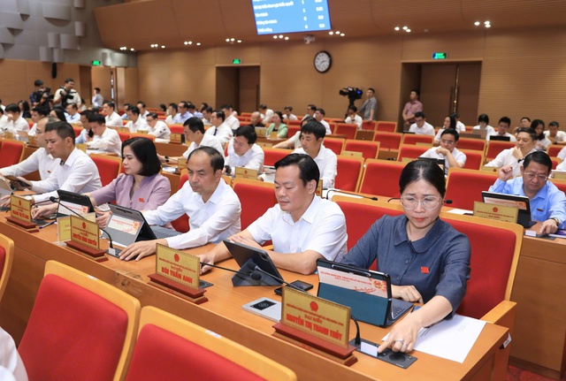 Hà Nội thông qua chính sách hỗ trợ người hoạt động không chuyên trách nghỉ việc sau sắp xếp - Ảnh 1.