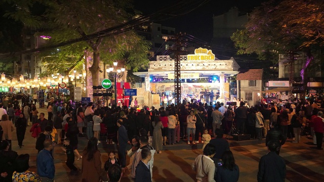 Luật Thủ đô 2026: Hà Nội giao cấp xã thẩm quyền công nhận điểm kinh tế ban đêm - Ảnh 1.