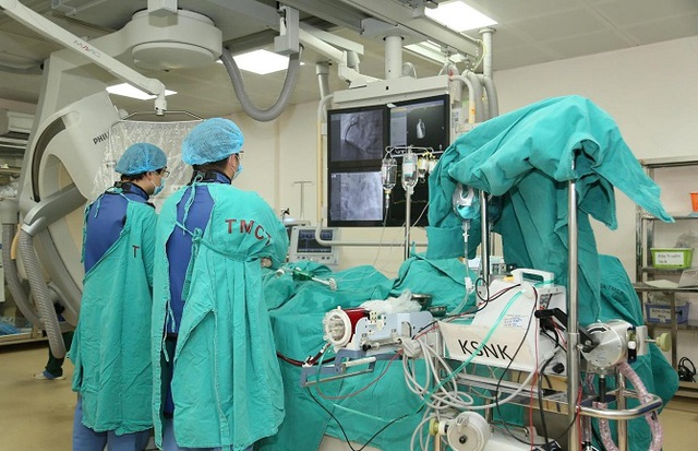 Đẩy mạnh chuyển đổi số, nâng cao chất lượng khám chữa bệnh - Ảnh 1.