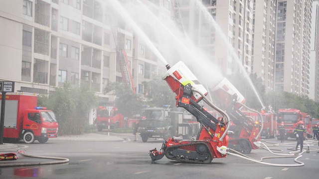 Từ những người lính cứu hỏa đầu tiên đến lực lượng PCCC Thủ đô hiện đại- Ảnh 5.