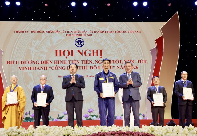 Hà Nội vinh danh 9 ‘Công dân Thủ đô ưu tú’ và biểu dương 15 gương điển hình tiên tiến- Ảnh 5.
