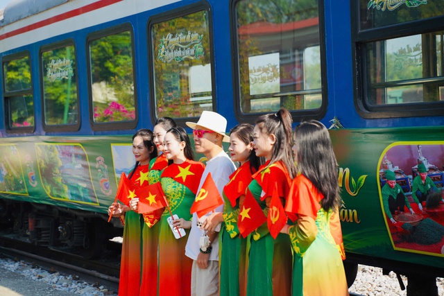 Từ Hà Nội về xứ Trà bằng tàu hỏa: Thêm lựa chọn du lịch mới từ Thủ đô- Ảnh 6.