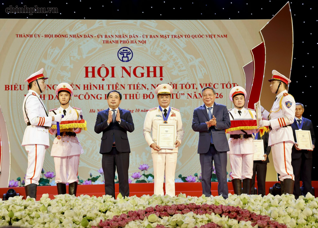Hà Nội vinh danh 9 ‘Công dân Thủ đô ưu tú’ và biểu dương 15 gương điển hình tiên tiến- Ảnh 2.