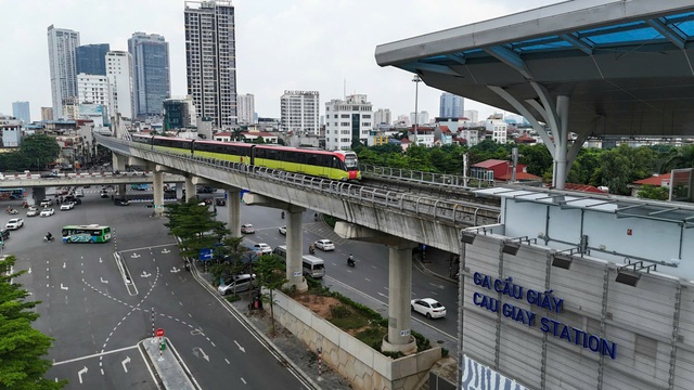 Hà Nội Metro áp dụng 100% cổng soát vé định danh từ tháng 2/2026- Ảnh 1. Hà Nội Metro áp dụng 100% cổng soát vé định danh từ tháng 2/2026- Ảnh 1.