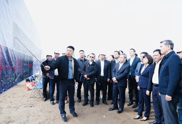 Chủ tịch UBND TP. Hà Nội thăm, động viên các đơn vị làm nhiệm vụ xuyên Tết- Ảnh 3.