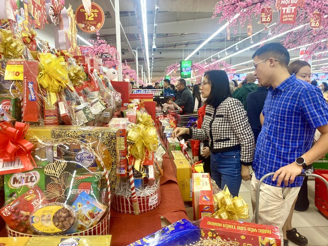 Thị trường bánh kẹo, giỏ quà Tết 2026: Hàng Việt chiếm ưu thế- Ảnh 1.