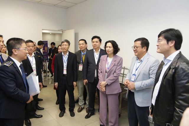 Ngành Y tế Thủ đô 'trực chiến' xuyên Tết, chủ động ngăn chặn dịch bệnh từ sớm, từ xa- Ảnh 1.