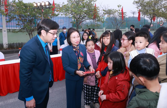 Chuyến xe nghĩa tình đưa công nhân Thủ đô về quê đón Tết 2026- Ảnh 3.