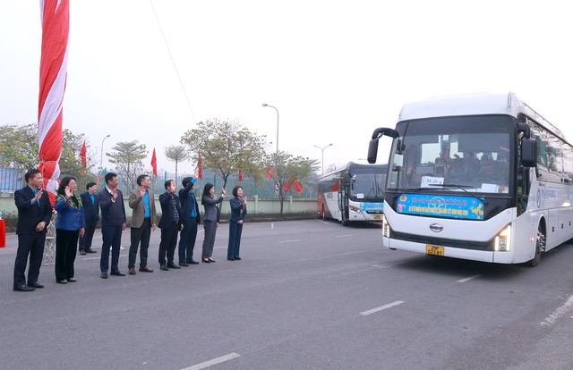 Chuyến xe nghĩa tình đưa công nhân Thủ đô về quê đón Tết 2026- Ảnh 4.