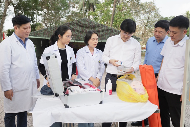 Bảo đảm công tác y tế phục vụ bắn pháo hoa Tết Nguyên đán Bính Ngọ- Ảnh 2.