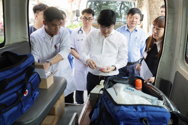 Bảo đảm công tác y tế phục vụ bắn pháo hoa Tết Nguyên đán Bính Ngọ- Ảnh 1.