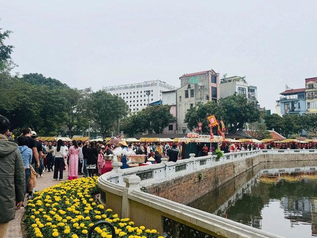Rộn ràng sắc xuân tại các không gian văn hóa Thủ đô dịp Tết - Ảnh 3.