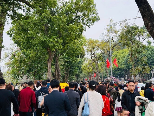 Rộn ràng sắc xuân tại các không gian văn hóa Thủ đô dịp Tết - Ảnh 7.